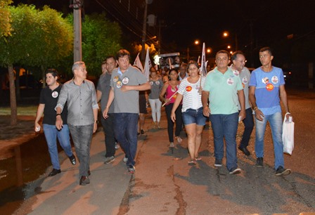 Nerinho encerra campanha com caminhada no bairro Ipueiras