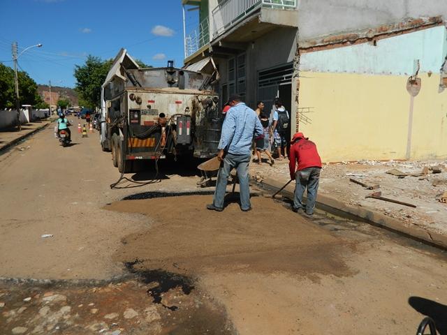 Ruas de bairros da Zona Leste passam por melhorias no calçamento 