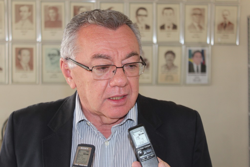 Prefeitura de Picos vai pagar piso nacional dos professores