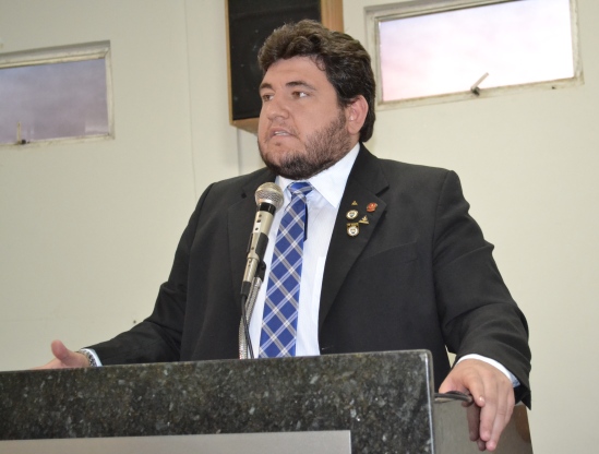 Hugo Victor solicita regularização de terrenos doados pela prefeitura municipal