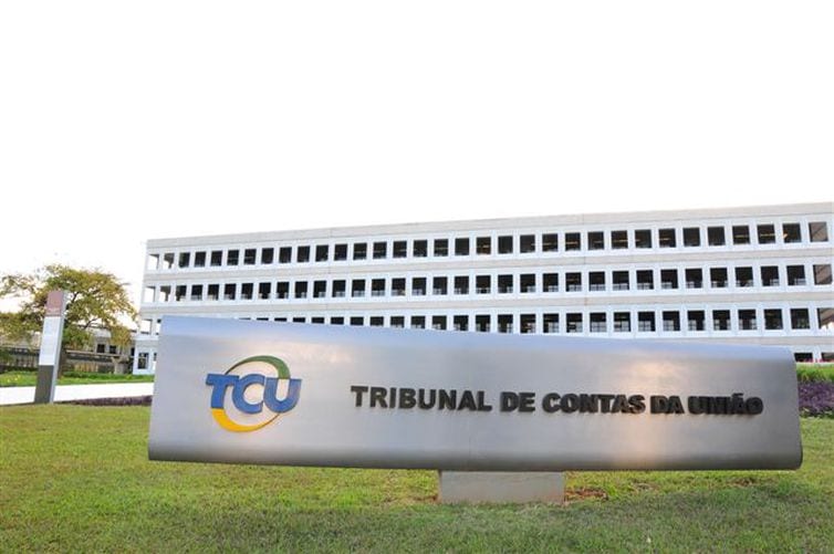 TCU diz que 37,5% das obras financiadas com verba da União estão paradas ou inacabadas