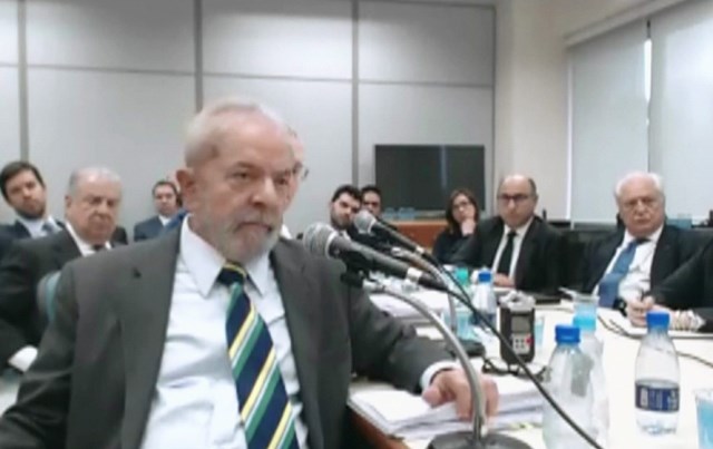 Lula entra em contradição durante depoimento a Moro