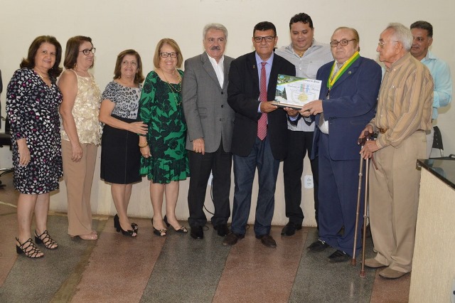 Câmara de Picos concede medalha Coelho Rodrigues ao ex-prefeito Chico de Júlio