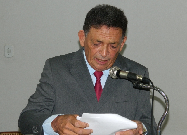Salário do prefeito Gil Paraibano é reajustado em 37,45 por cento