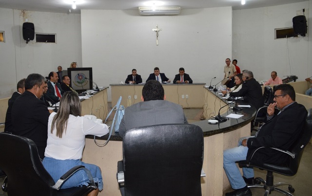 Câmara de Picos aprova reajuste salarial de 2,95% para servidores municipais