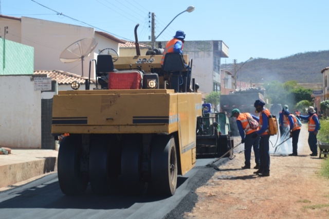 Prefeitura de Picos implanta 40 quilômetros de asfalto 