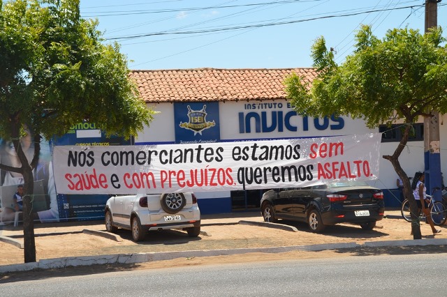 Picoenses protestam contra Dnit por causa de obra paralisada há um ano