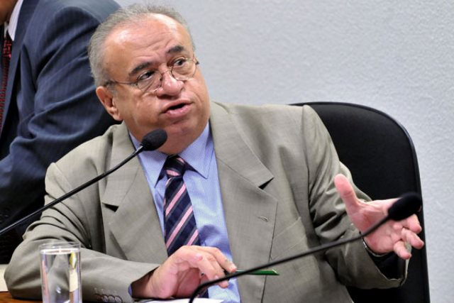 Heráclito Fortes contraria PSB e reafirma voto a favor de Temer