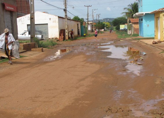 Moradores reivindicam melhorias em bairros de Picos 