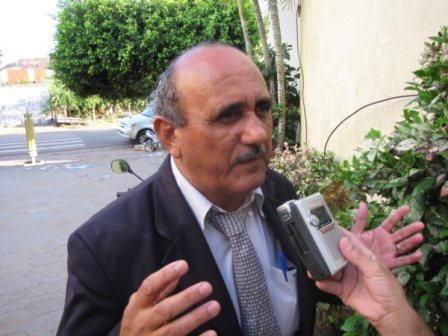 Presidente da Câmara de Picos demite 40 prestadores de serviços