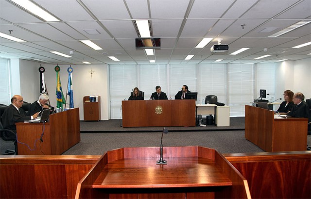 Justiça Federal suspende pagamentos de precatórios do Fundef a municípios