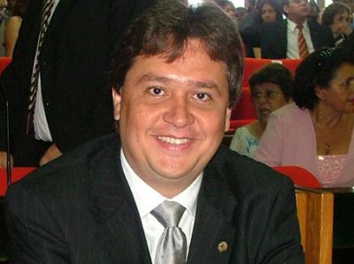 Nerinho tem preferência de internautas para sucessão municipal em 2012