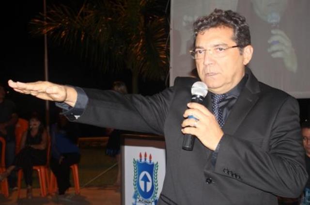 José Rivaldo é empossado na presidência da Associação Comercial