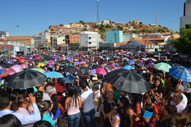 Festa da Padroeira de Picos reúne uma multidão