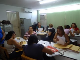 Secretaria de Educação de Picos está recebendo a documentação dos professores aprovados em concurso público
