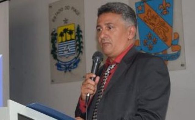 Evandro Alberto toma posse como diretor da Uespi de Picos