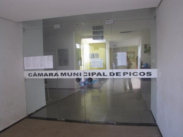 População de Picos não tem acesso à prestação de contas da administração Gil Paraibano