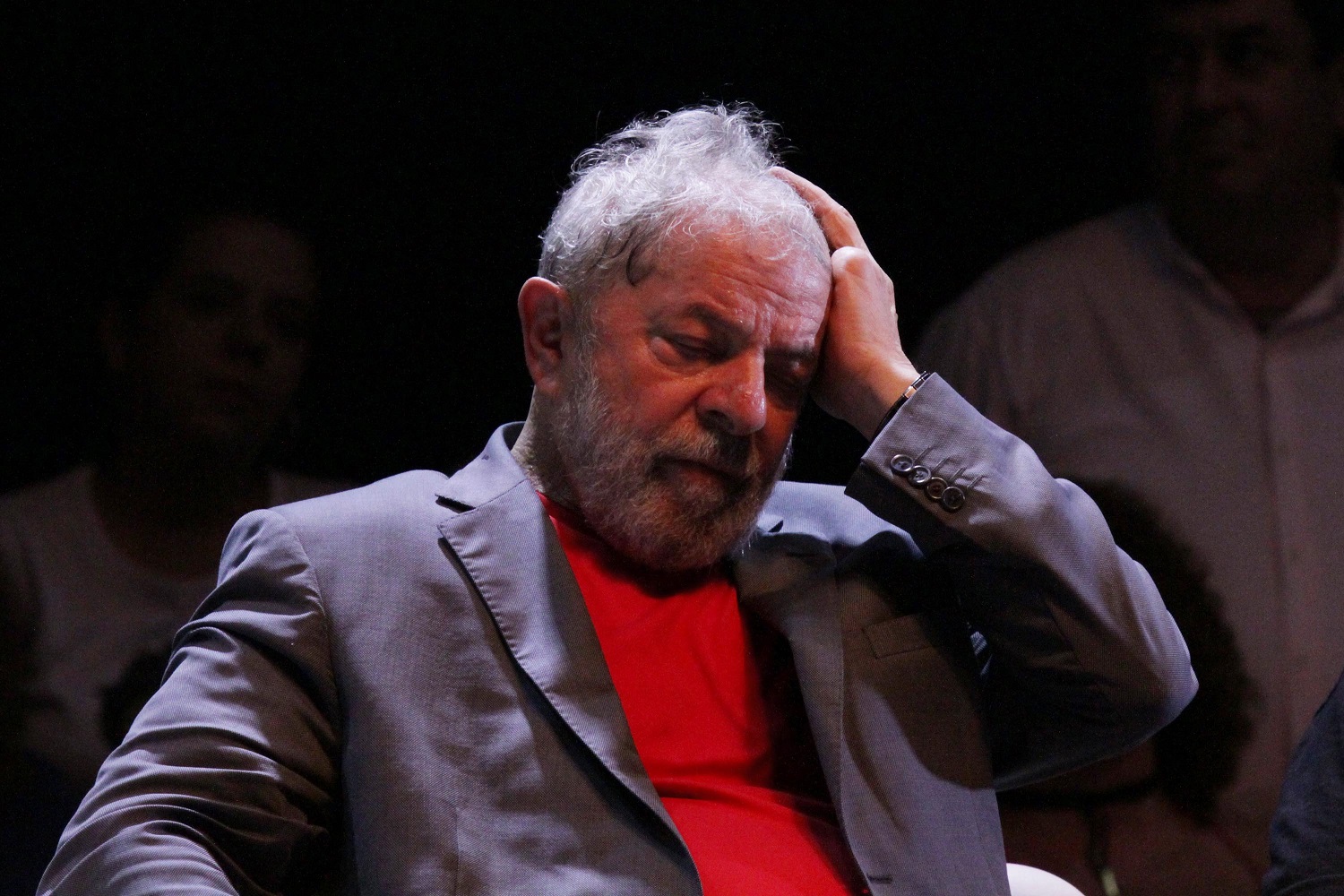TRF-4 nega último recurso de Lula e condenação é mantida