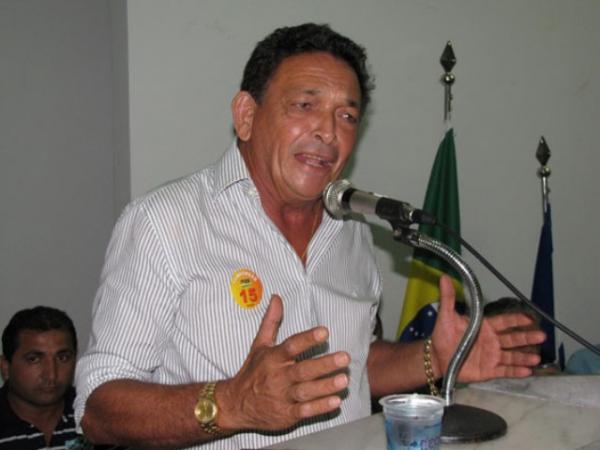 Gil Paraibano rejeita apelos da população e descarta realização de carnaval de rua em Picos