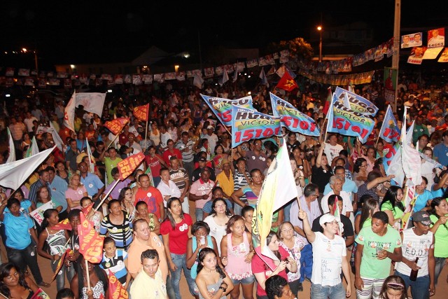 Comício de Kléber reúne multidão em Aroeiras do Matadouro