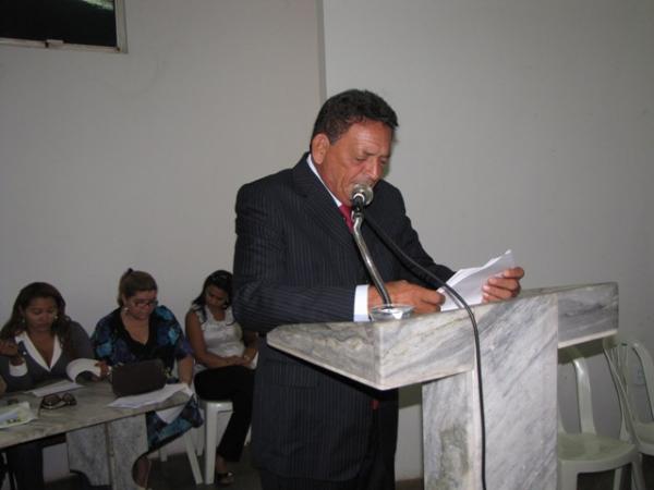 Prefeito de Picos abre trabalhos na Câmara com a leitura da mensagem do Executivo