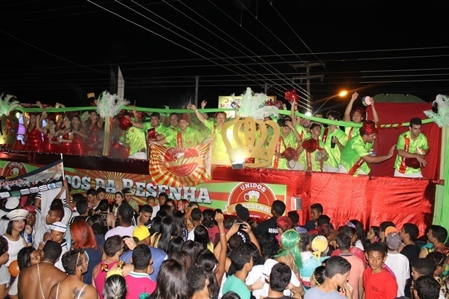 Corso abre a programação do carnaval de Picos