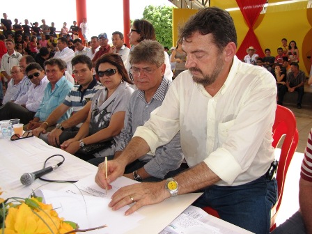 Governador inaugura e anuncia obras em Itainópolis