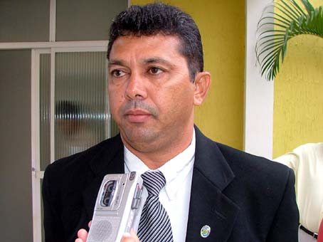 Renato confirma sua saída do PMDB