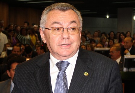 Kléber diz que PSDB é especialista em obra parada