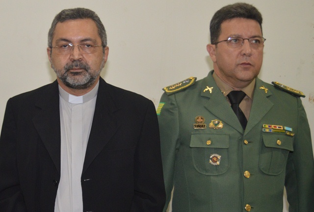 Padre Flávio Santiago e coronel Viana recebem cidadania picoense