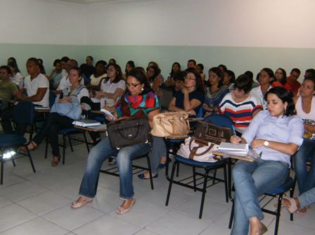 Capacitação reforça atendimento à população de rua em Teresina