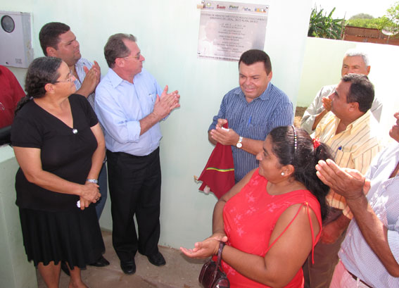 Assis Carvalho inaugura sistema de abastecimento d’água em São José