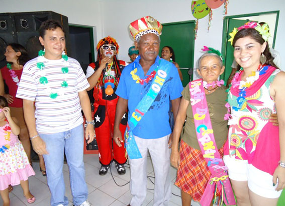 Everardo inaugura reforma do CRAS durante o carnaval