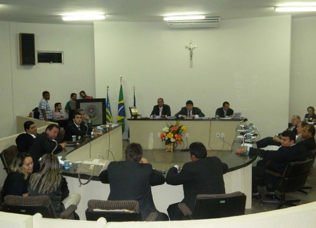 Câmara de Picos rejeita mudança no dia das sessões