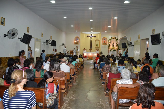 Festa do Padroeiro reúne centenas de devotos 