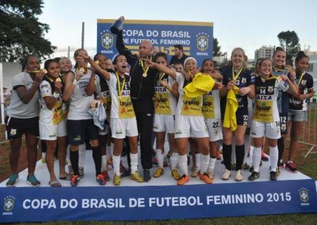 Kindermann faz 5 a 2 no Ferroviária e é campeão da Copa do Brasil Feminina