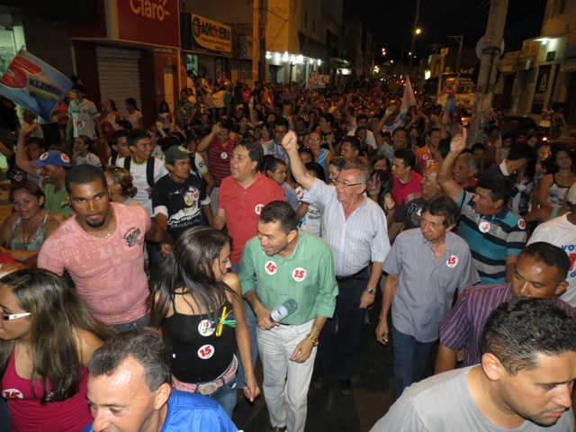 Picoenses promovem caminhada para comemorar vitória de Kléber