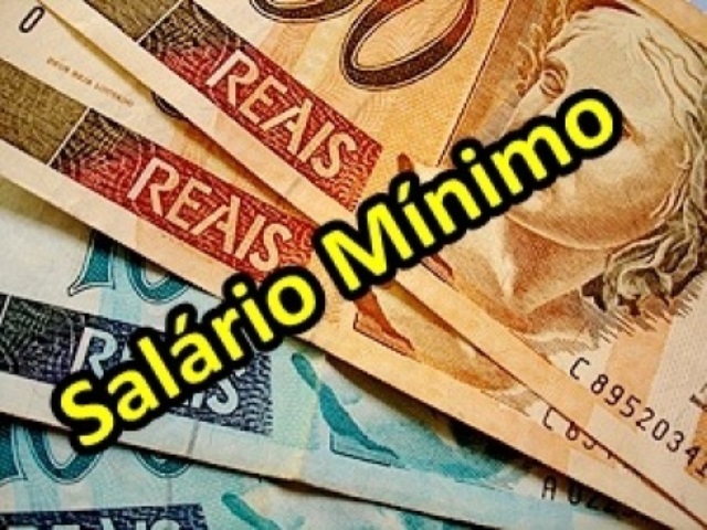 Governo propõe salário mínimo de R$ 979 para 2018