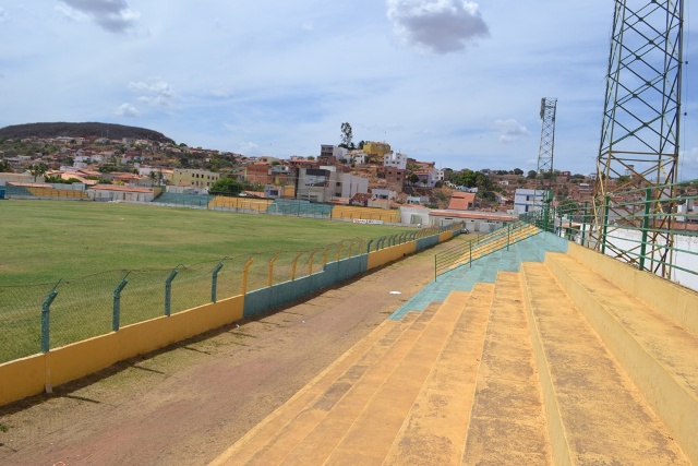 Secretário de Esportes cancela interdição do Estádio de Picos