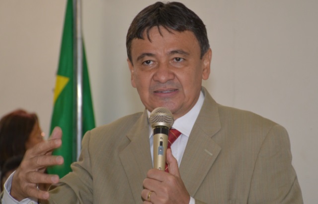 Wellington Dias inaugura obras em municípios da região de Picos 