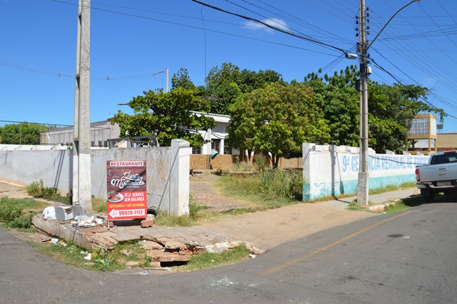 Prédio da 9ª GRE em Picos está abandonado há quase três anos