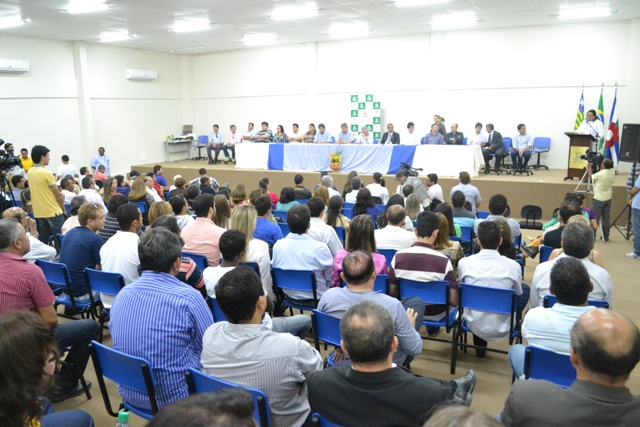 Governador inaugura Campus da Uespi em Picos