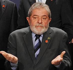 Polícia Federal deflagra operação e leva ex-presidente Lula para depor
