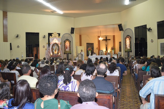 Comunidade do Canto da Várzea celebra 79 anos de devoção à Padroeira