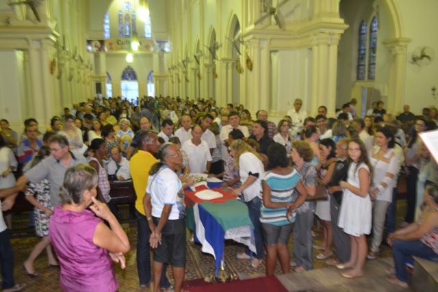 Picoenses dão último adeus ao ex-prefeito Barros Araújo