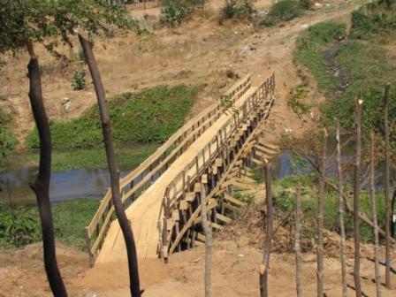 Construção da ponte "Mestre Raimundo Duarte" em Picos não sai do papel