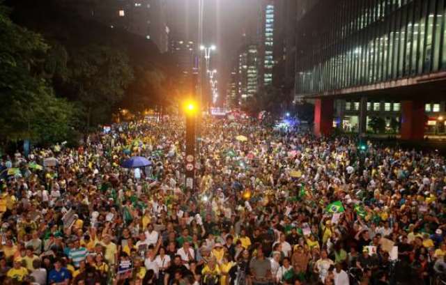 Manifestações por prisão de Lula ganham as ruas do País