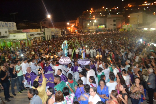Procissão dos Passos atrai milhares de fiéis em Picos