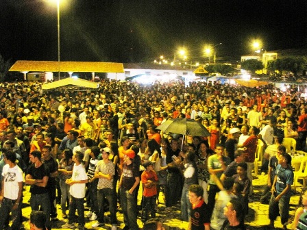 População comparece ao aniversário de Itainópolis