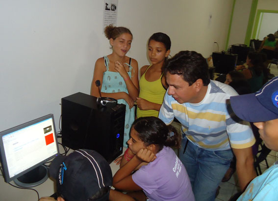 Everardo inaugura Telecentro Comunitário